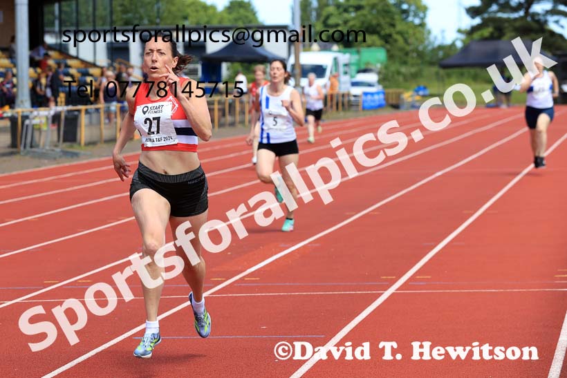 Womens 200 metres, 2024 NE Masters Track and Field Champs., Monkton Stadium, Jarrow.  Photo: David T. Hewitson/Sports for All Pics